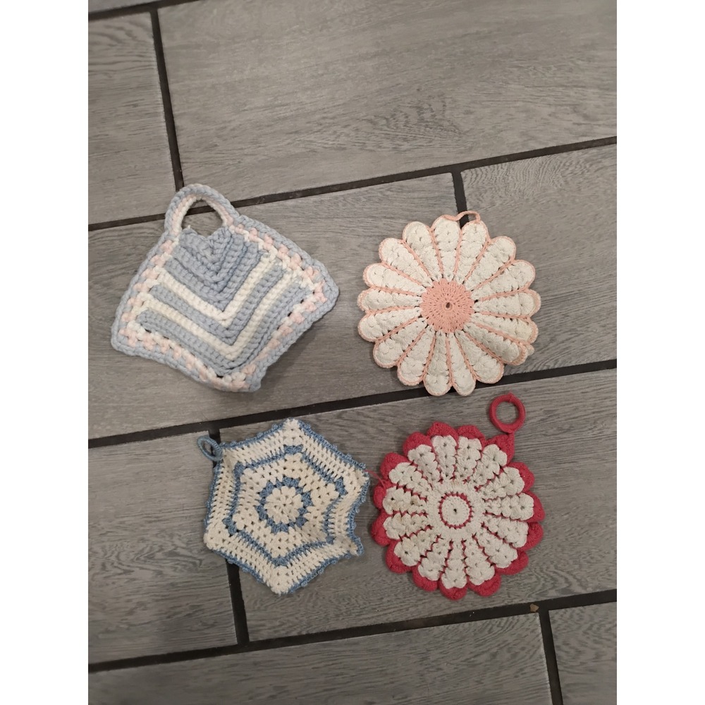 Vintage Handmade Crochet Pot Holders Set of 4 Floral Chevron Cottagecore Kitchen